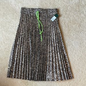 Wild Fable leopard pleated skirt Size large